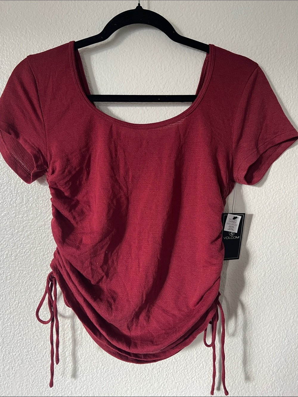 Volcom Women's Ruched Short Sleeve Crop Top — Burgundy